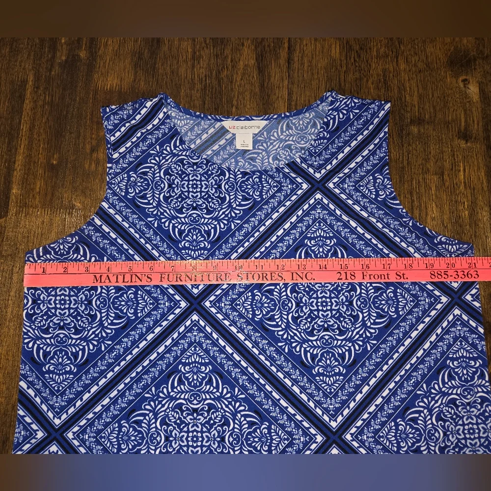 Liz Claiborne Blue‎ and White Patterned Blouse